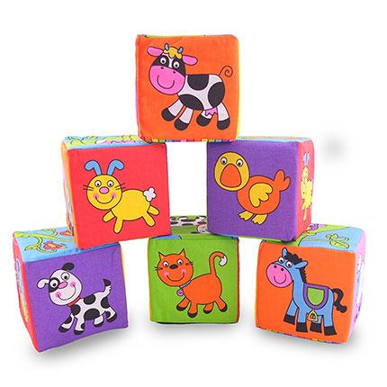 Игрушки для ребёнка от 6 до 9 месяцев: мягкие кубики