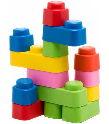Игрушки для ребёнка от 9 до 12 месяцев: конструктор